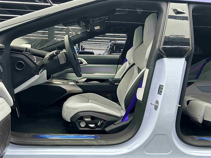 Фото 6 - HiPhi Z