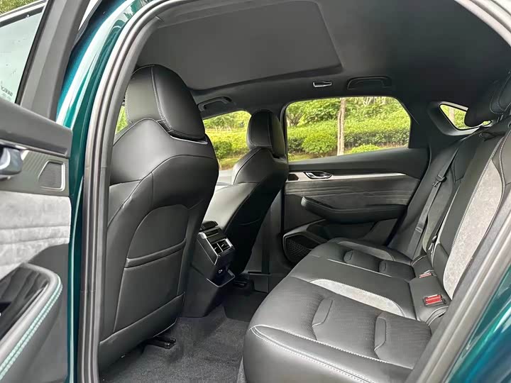 Фото 6 - Geely Preface