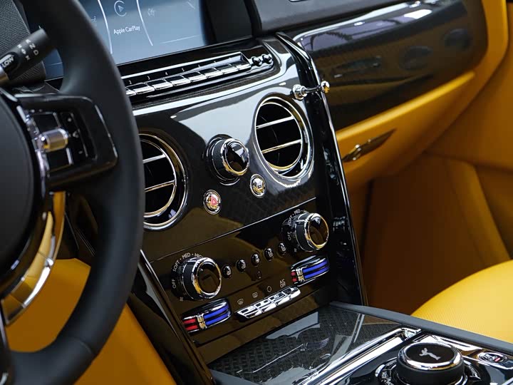 Фото 11 - Rolls-Royce Cullinan