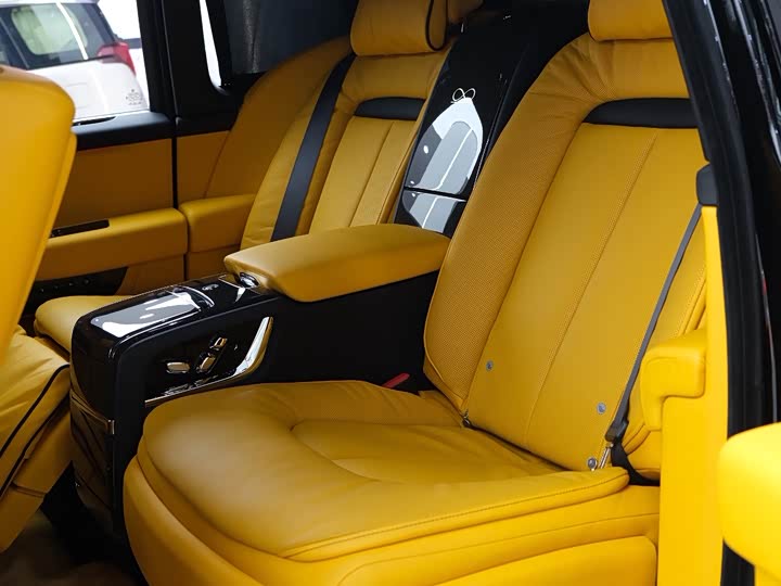 Фото 12 - Rolls-Royce Cullinan