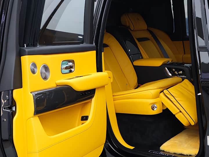 Фото 16 - Rolls-Royce Cullinan