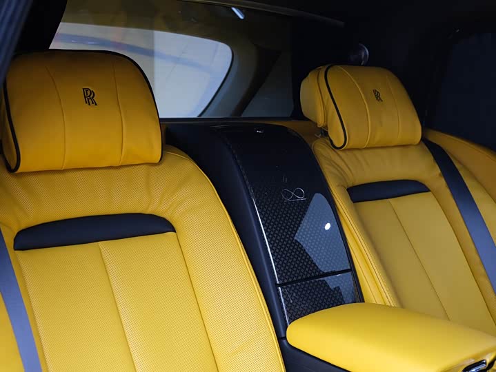 Фото 18 - Rolls-Royce Cullinan