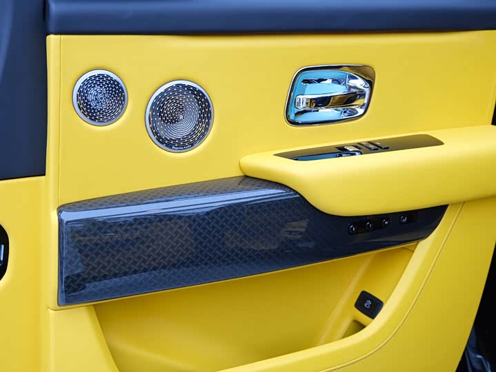 Фото 19 - Rolls-Royce Cullinan