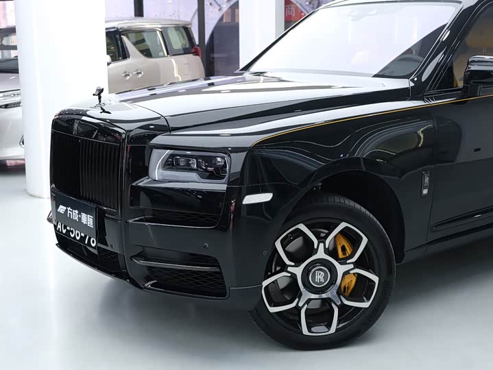 Фото 2 - Rolls-Royce Cullinan