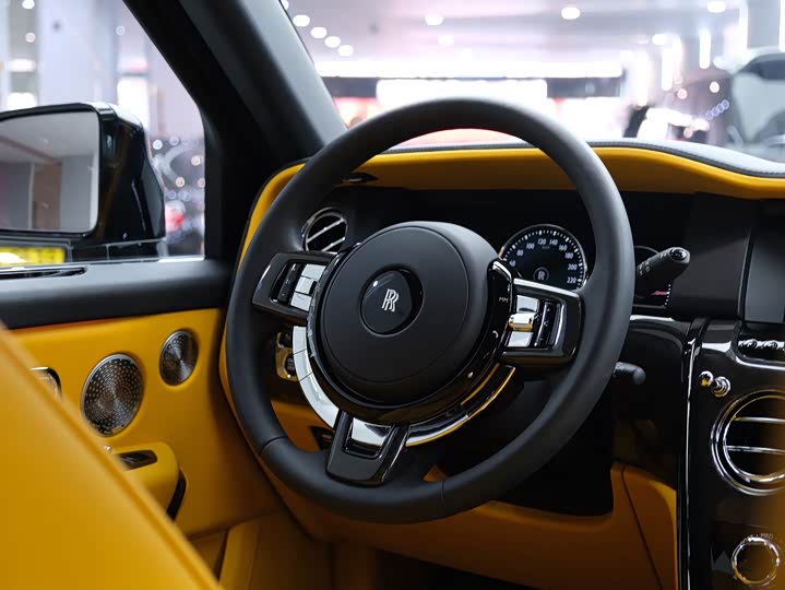 Фото 7 - Rolls-Royce Cullinan