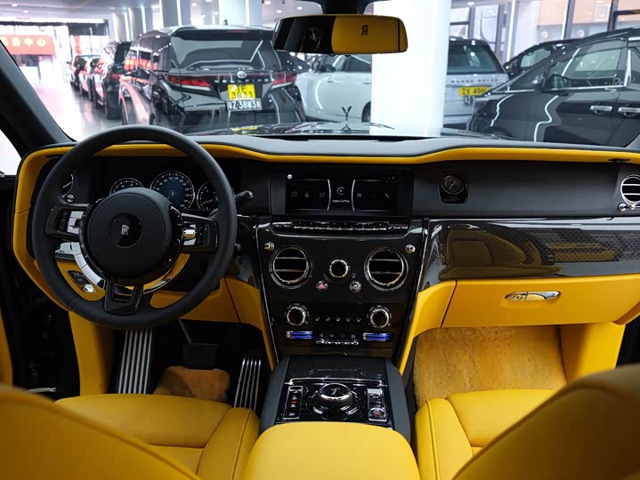 Фото 8 - Rolls-Royce Cullinan