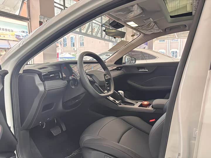 Фото 4 - Roewe i5