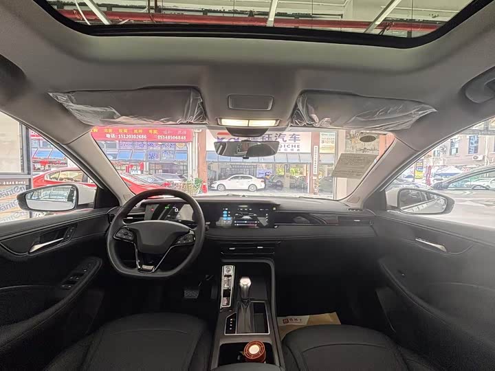 Фото 5 - Roewe i5