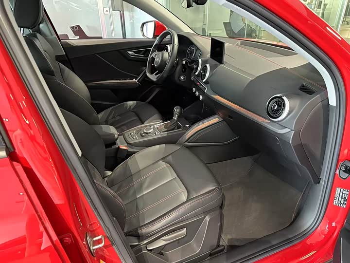 Фото 4 - Audi Q2L