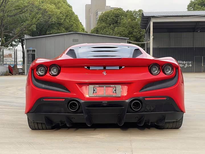 Фото 5 - Ferrari F8