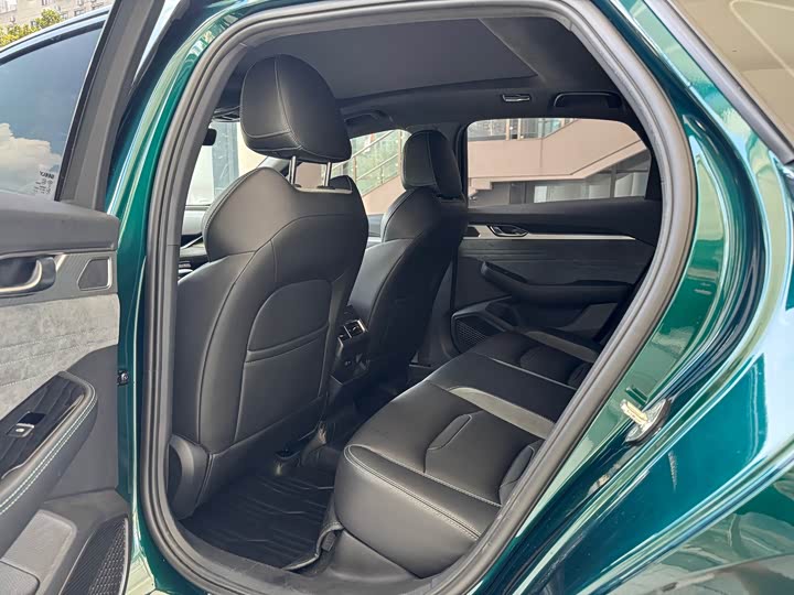 Фото 8 - Geely Preface