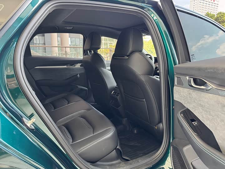 Фото 9 - Geely Preface