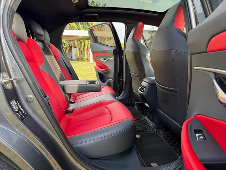 Фото 14 - Changan UNI-T