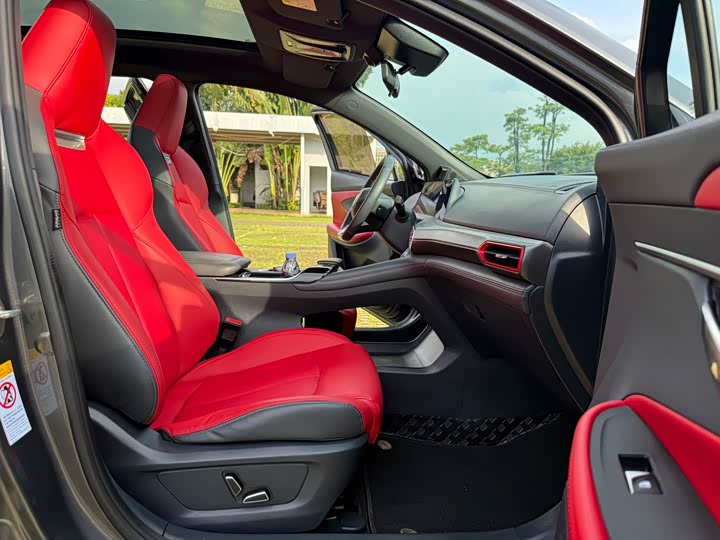 Фото 15 - Changan UNI-T