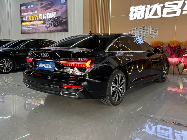 Фото 13 - Audi A6L