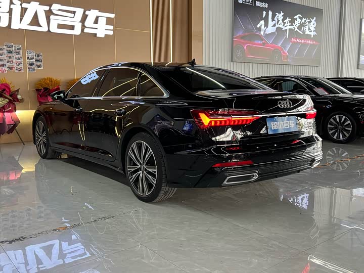 Фото 15 - Audi A6L