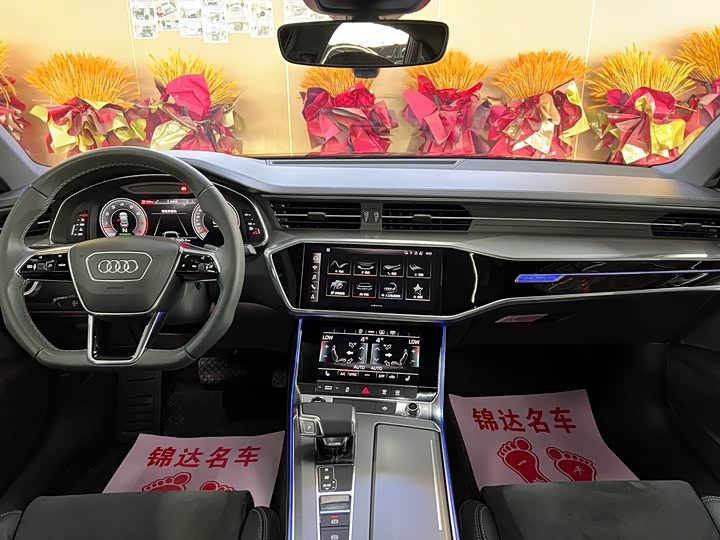 Фото 5 - Audi A6L