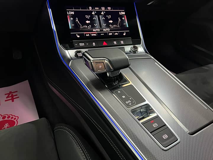 Фото 6 - Audi A6L