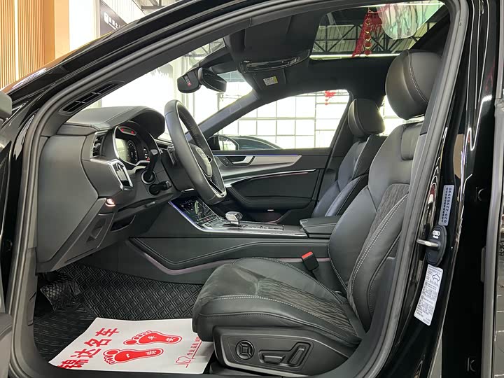 Фото 8 - Audi A6L