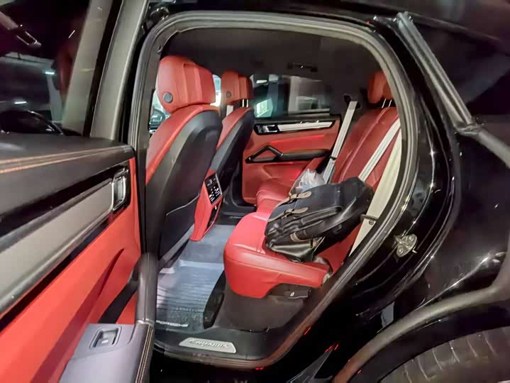 Фото 6 - Porsche Cayenne