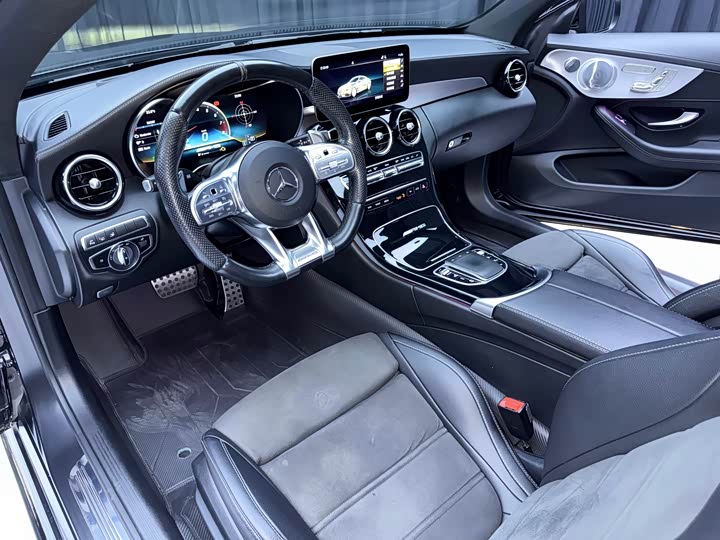 Фото 16 - Mercedes-Benz C-Class AMG