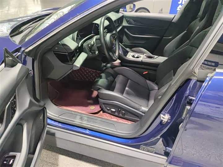 Фото 4 - Porsche Taycan