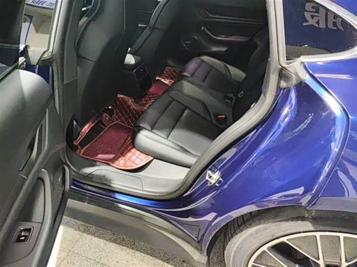 Фото 5 - Porsche Taycan