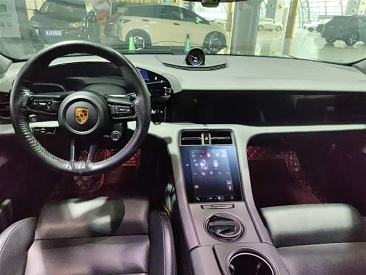 Фото 6 - Porsche Taycan