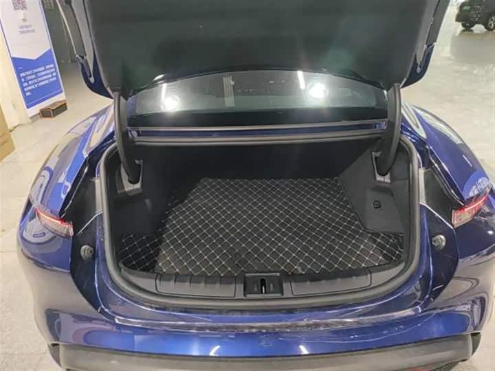 Фото 8 - Porsche Taycan