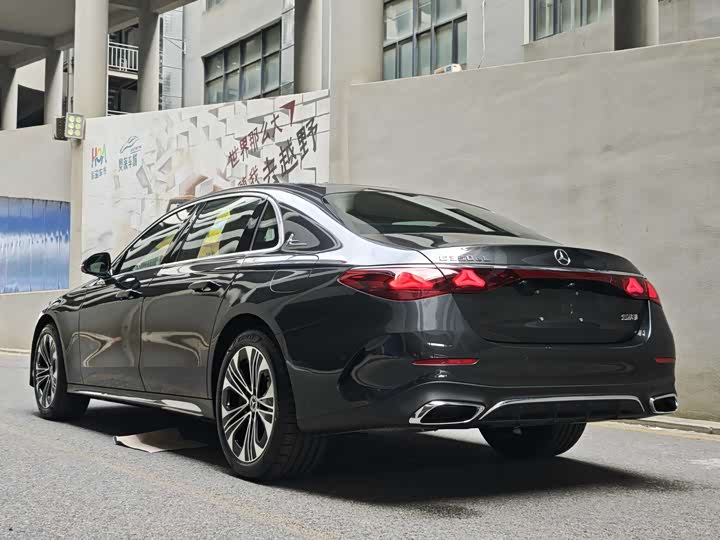 Фото 8 - Mercedes-Benz E-Class Hybrid