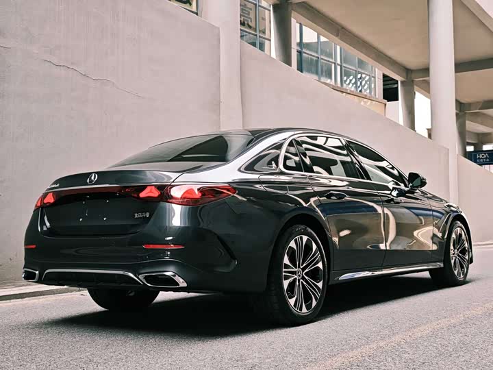 Фото 9 - Mercedes-Benz E-Class Hybrid