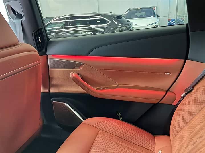 Фото 11 - Nio Onvo L60