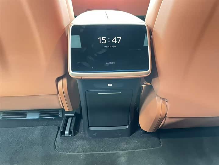 Фото 16 - Nio Onvo L60