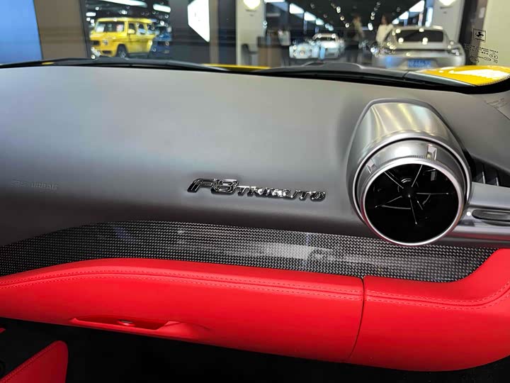 Фото 13 - Ferrari F8