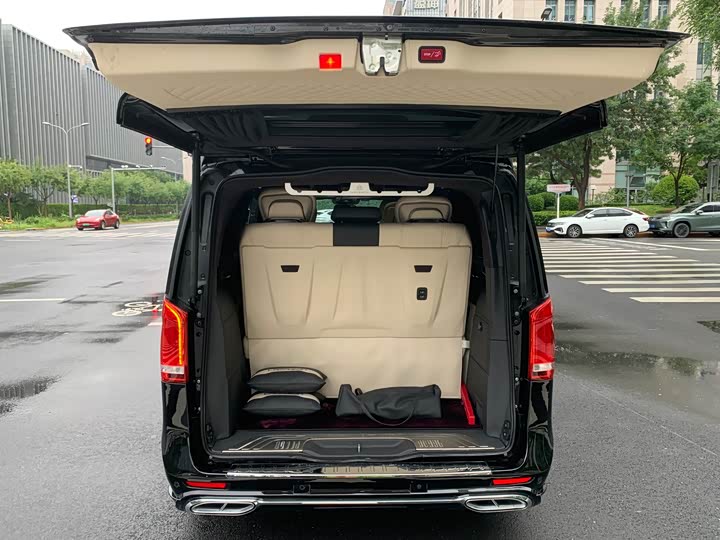 Фото 29 - Mercedes-Benz V-Class