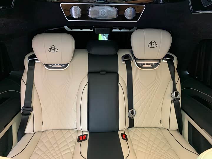 Фото 33 - Mercedes-Benz V-Class