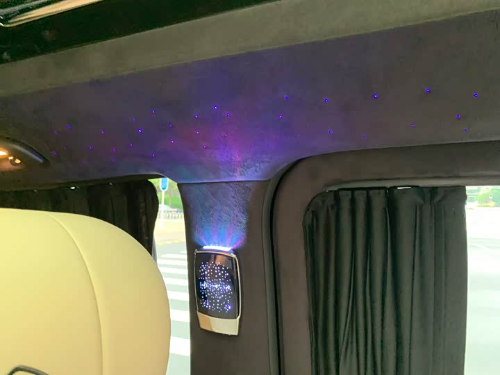 Фото 34 - Mercedes-Benz V-Class