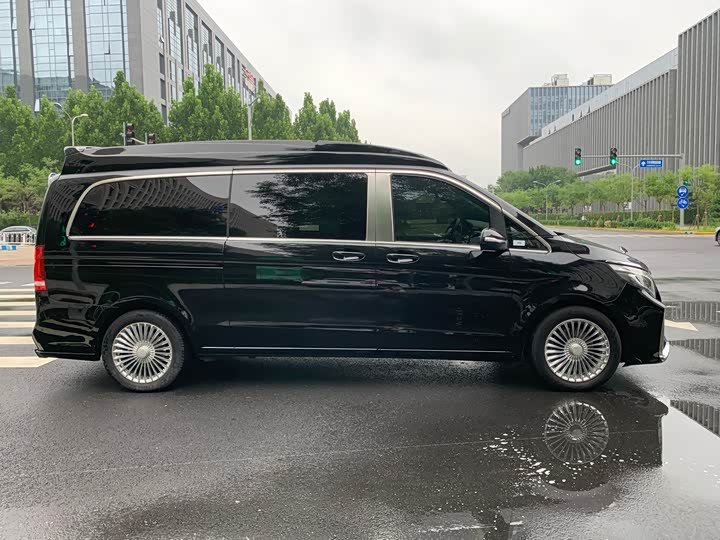 Фото 5 - Mercedes-Benz V-Class