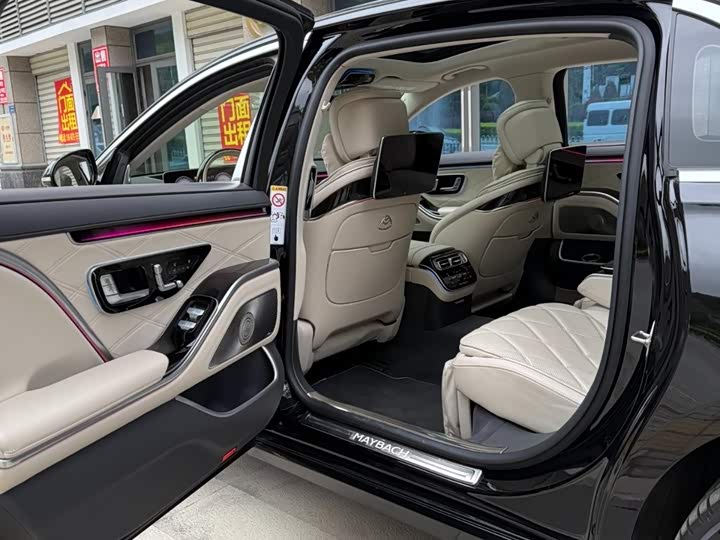 Фото 5 - Mercedes-Benz Maybach S-Class