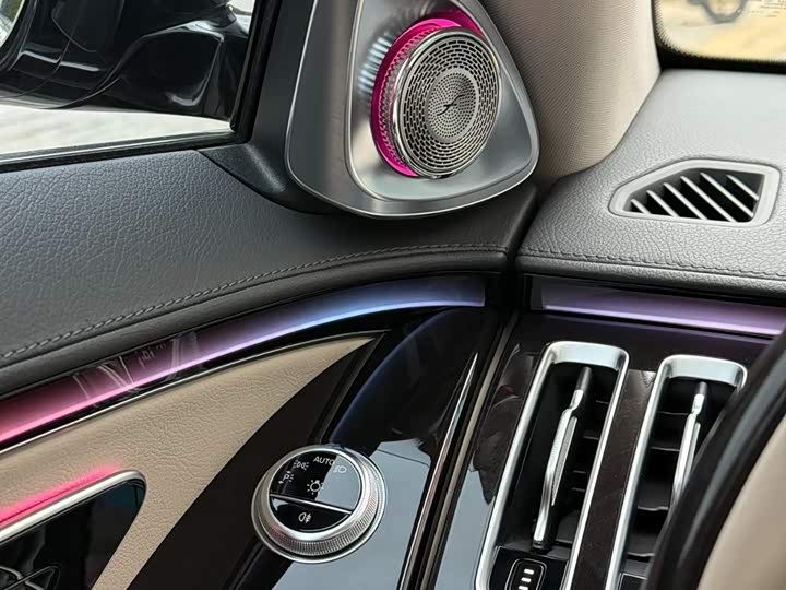 Фото 9 - Mercedes-Benz Maybach S-Class