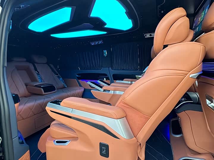 Фото 16 - Mercedes-Benz Vito