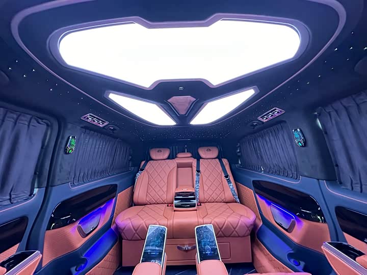 Фото 18 - Mercedes-Benz Vito