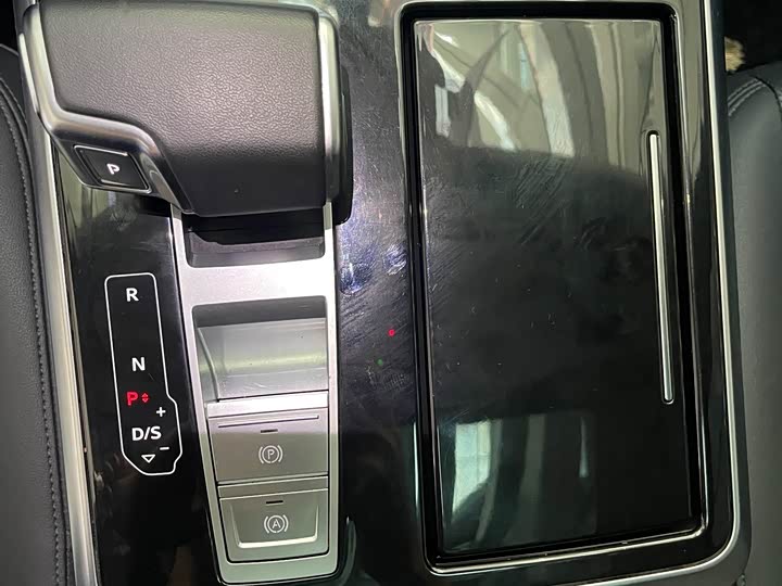 Фото 12 - Audi Q7