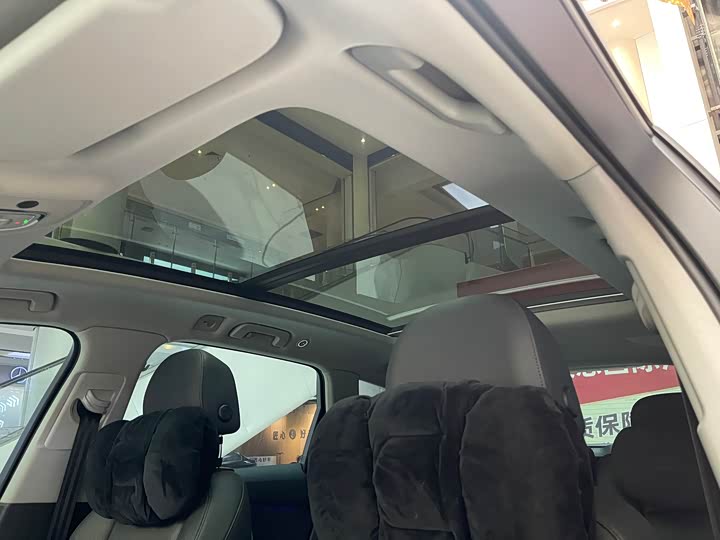 Фото 14 - Audi Q7