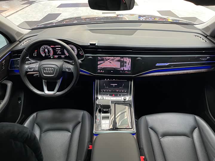 Фото 17 - Audi Q7