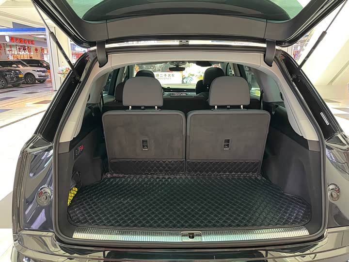 Фото 20 - Audi Q7