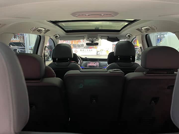 Фото 21 - Audi Q7