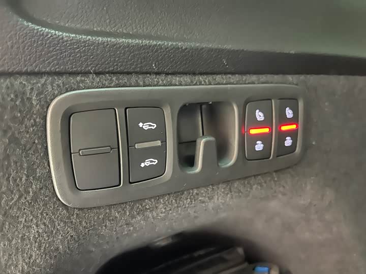 Фото 23 - Audi Q7