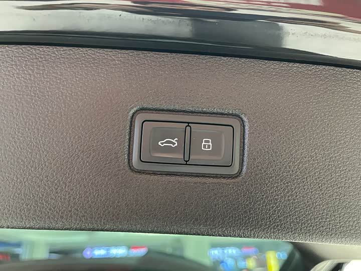 Фото 24 - Audi Q7