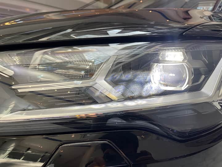 Фото 4 - Audi Q7